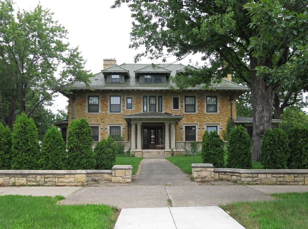 House — St. Paul, Minnesota Summit Avenue is lined with tu… Flickr