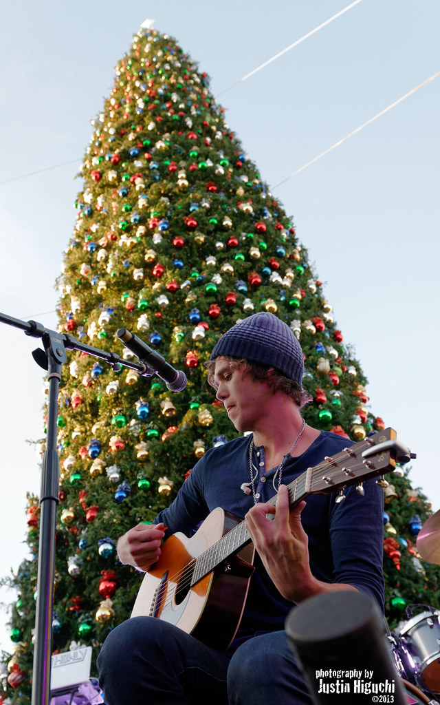 Citadel Outlets Tree Lighting (preshow) 11/09/2013 3 Flickr
