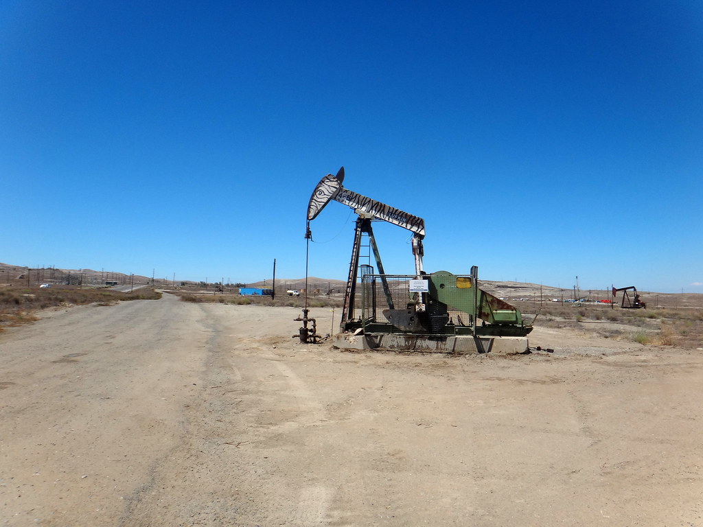 Iron Zoo in Coalinga Oil Field Emerald Wu Flickr