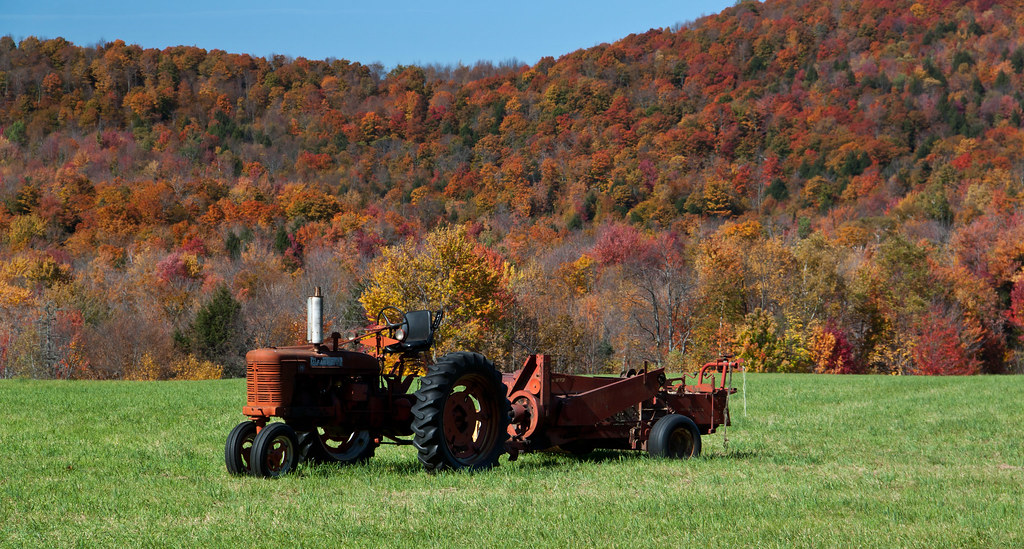 IMG_3929_MOD Tractor in Northern Vermont johnfromks Flickr