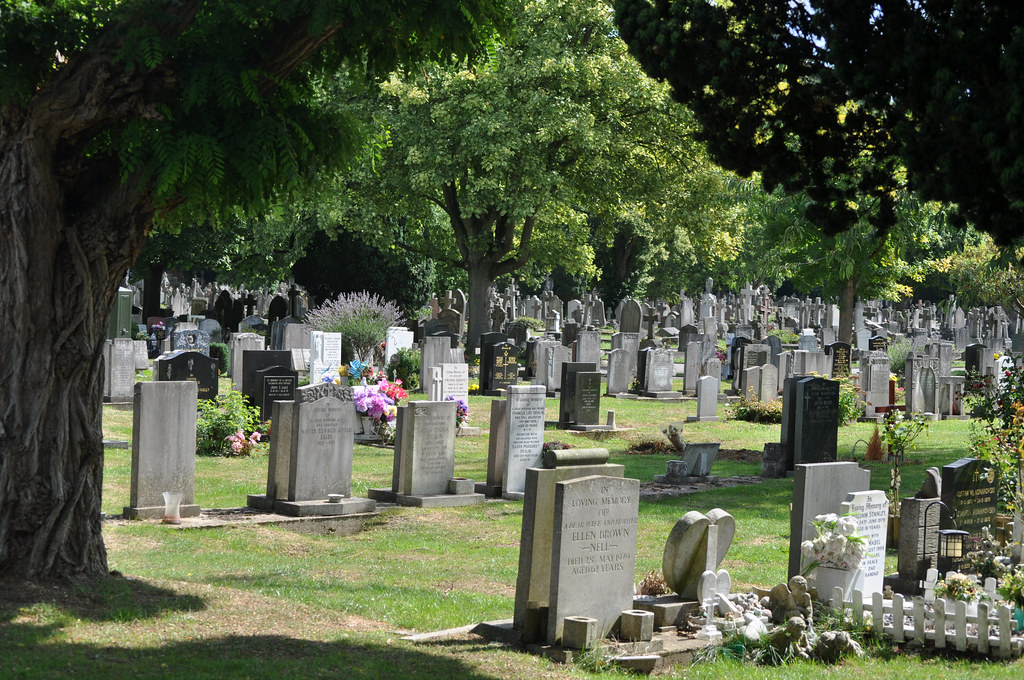 Putney Vale Cemetery stevekeiretsu Flickr