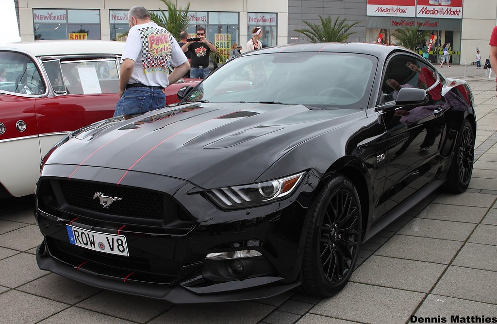 Dark 'Stang A Ford Mustang 5.0 at the U.S car meet in Brem… Flickr