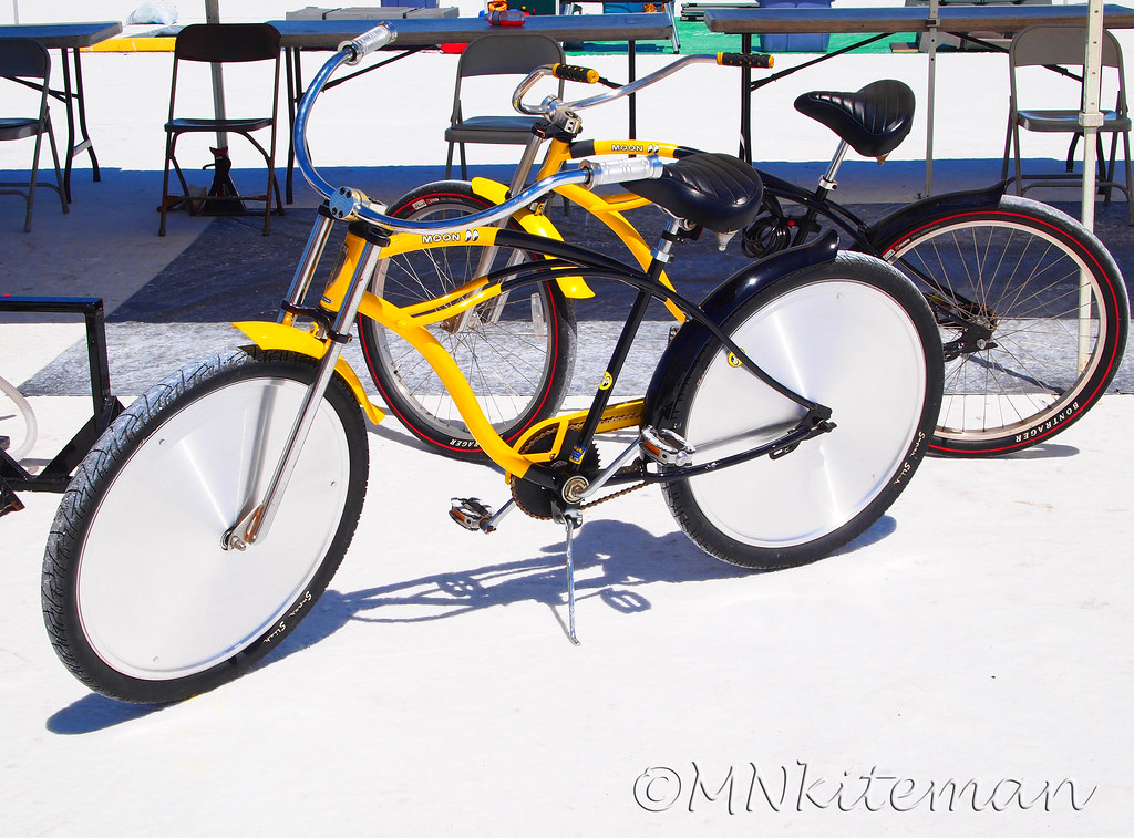 Mooneyes Wheel Covers1c The wheel covers, and redline tir… Flickr