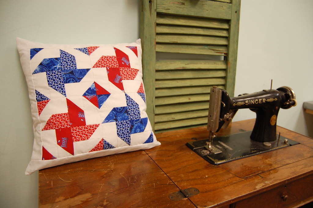 Quilt Across Texas 2012 Cabbage Rose Display for Quilt Acr… Flickr