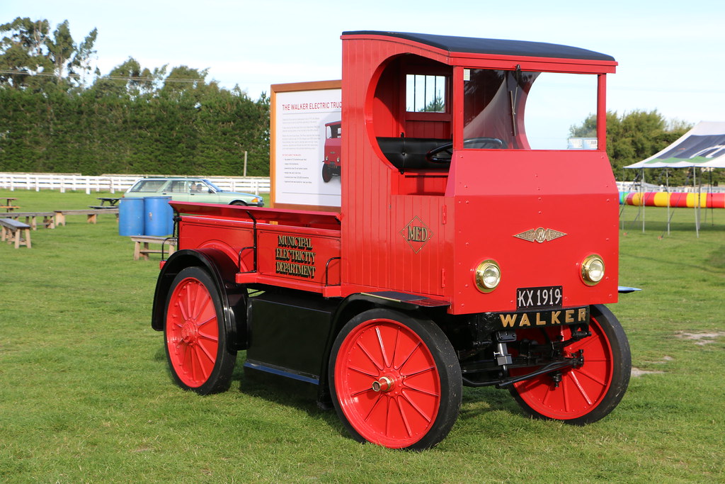 038 1919 Walker electric truck,top speed 23kph, a range of… Flickr