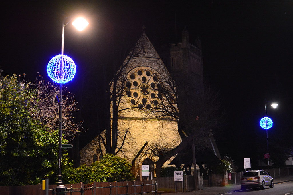 Christmas Lights in Chislehurst Christmas lights, with Chu… Flickr
