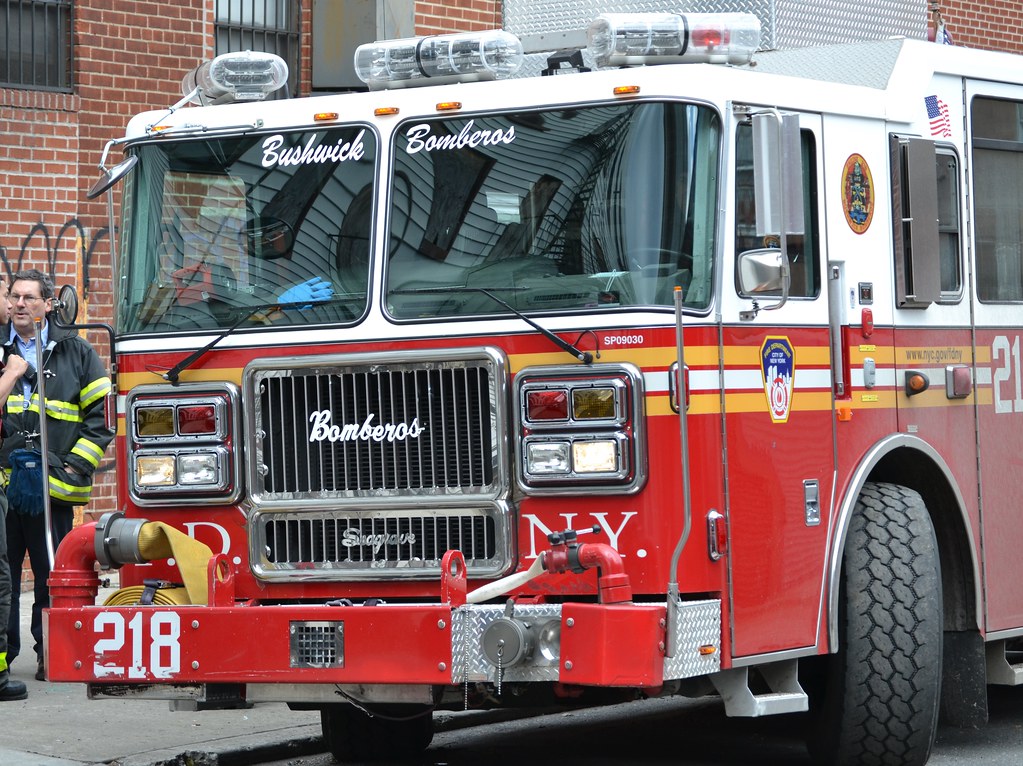 FDNY ENGINE COMPANY 218 | www.facebook.com/groups/nycfirebuf… | Flickr