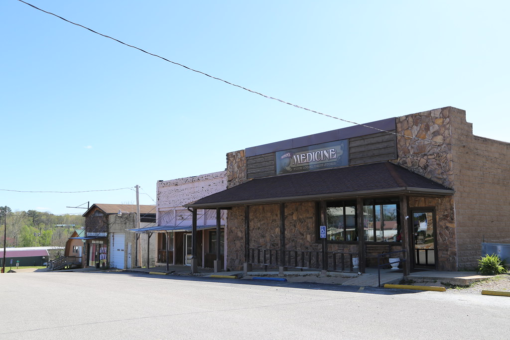 Winona Missouri, Shannon County MO Google Map> Wikipedia Flickr