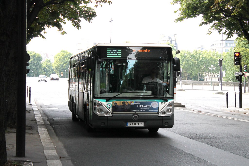 Les Difficultés Liées Aux Transports En Commun À Paris RATP Paris Bus 3322 93 Invalides to SuresnesDe Gaulle 0… Flickr