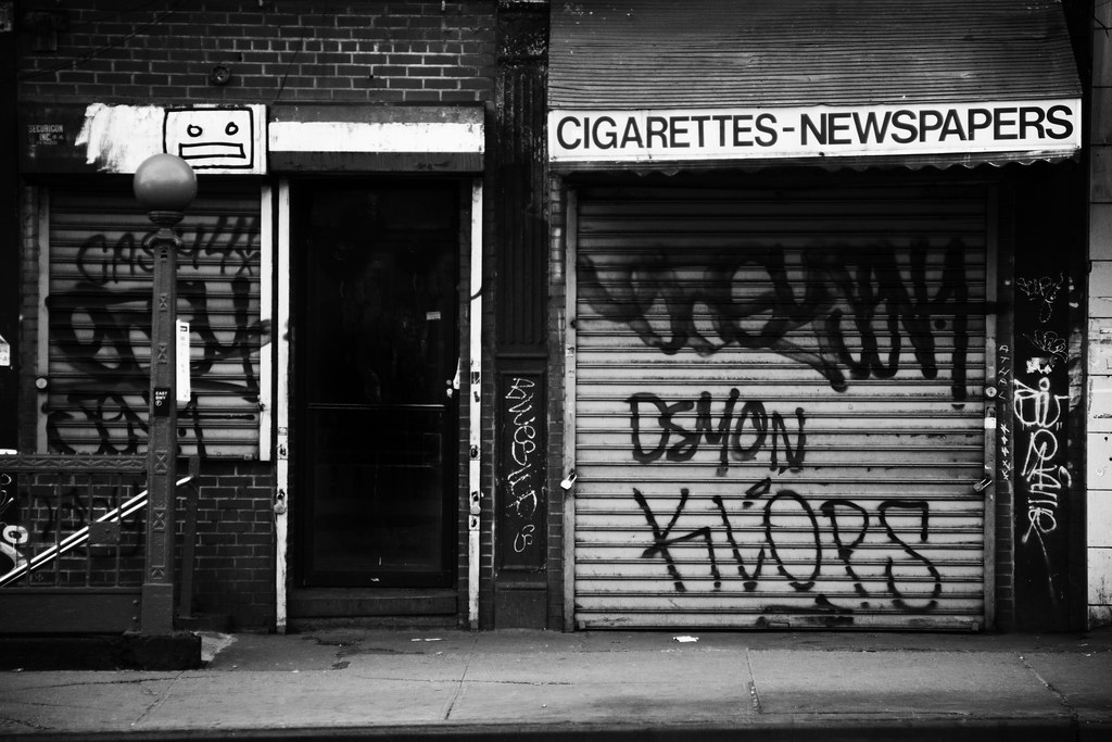 Newsstand in New York Who said that New York isn't still a… Flickr