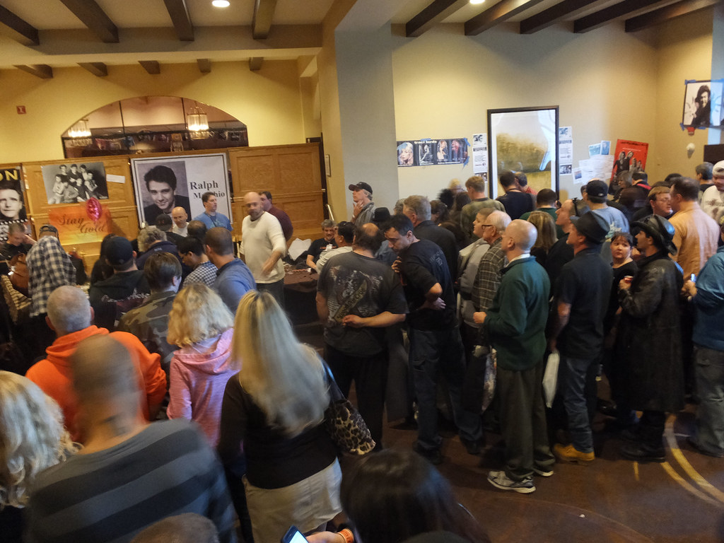 Chiller Theatre Expo, Parsippany, NJ, 10/26/13 With Greg a… Flickr