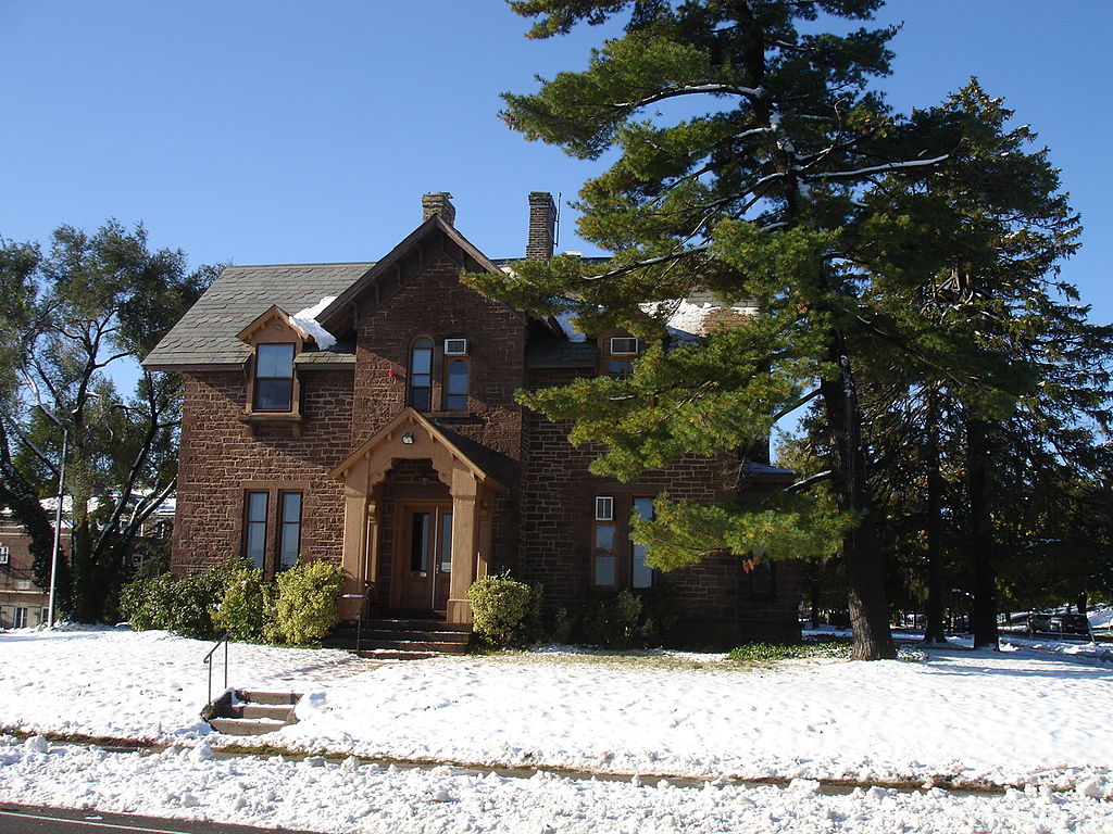 Demarest House Kwasi OppongManu Flickr