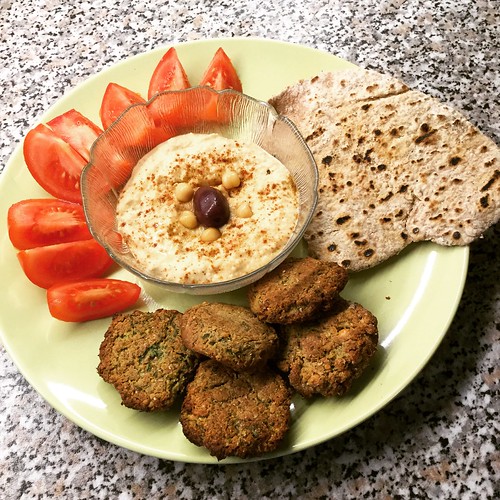 Skinny hummus (recipe from Jamie Oliver's Everyday Super F… Flickr