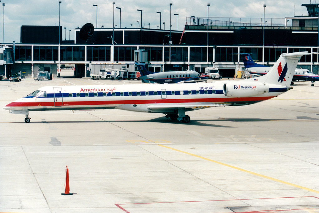 American Eagle Embraer ERJ145 N648AE Chicago O'Hare