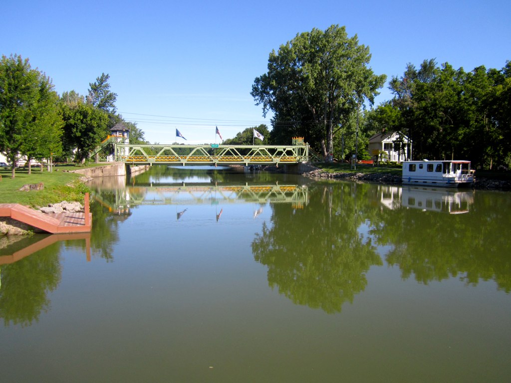Holley, NY 5 The Erie Canal as it passes thru Holley, NY o… Flickr