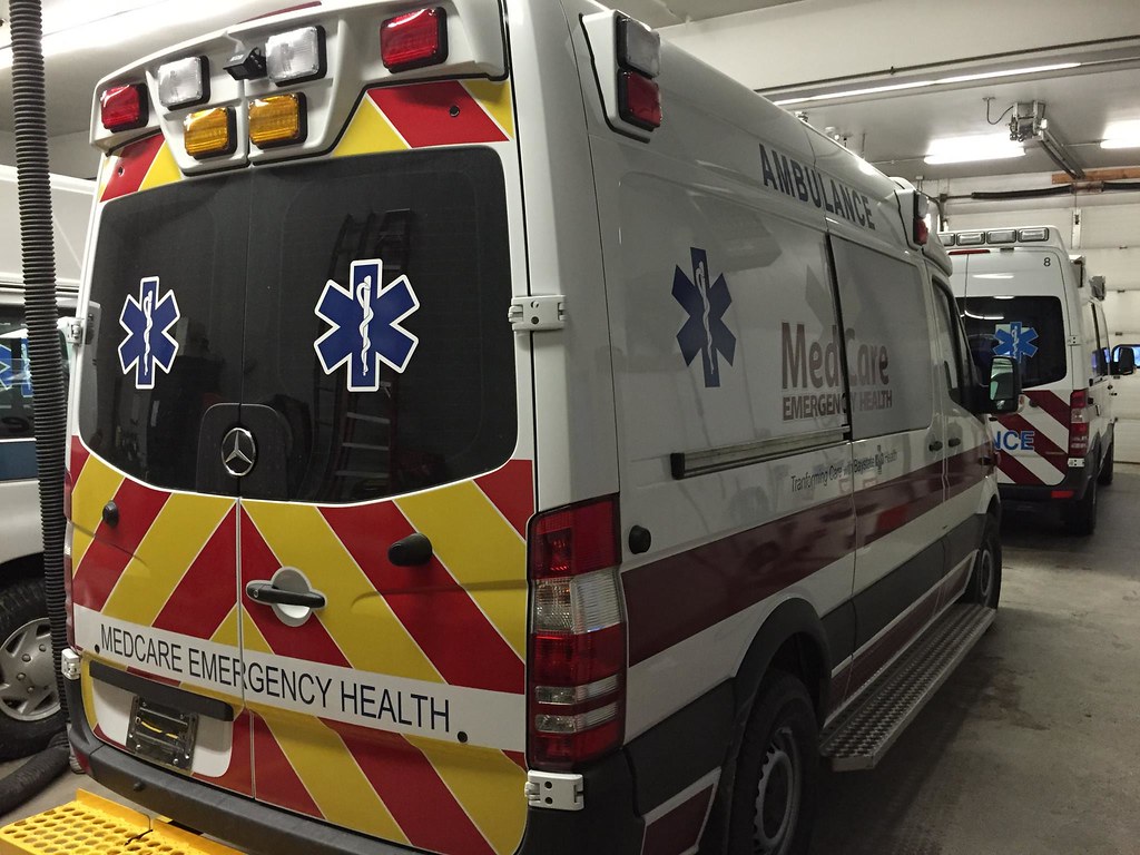 Massachusetts ambulance MercedesBenz Sprinter 2500 (high … Flickr