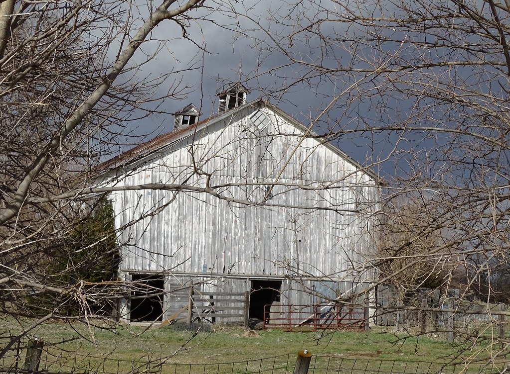 White Barn I spent two days near Gibbon, Nebraska watching… Flickr
