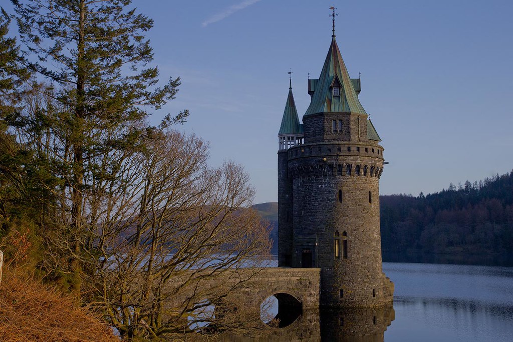 Lake Vyrnwy water tower. foto.pro Flickr
