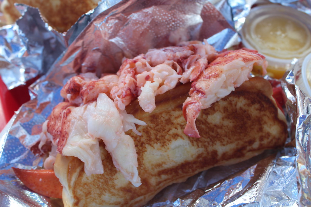 Wiscasset Red's Eats Lobster Roll a photo on Flickriver