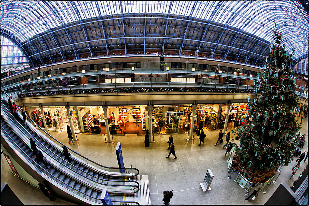 2013 352 18 December 2013. The Big Christmas Tree in St Pa… Flickr