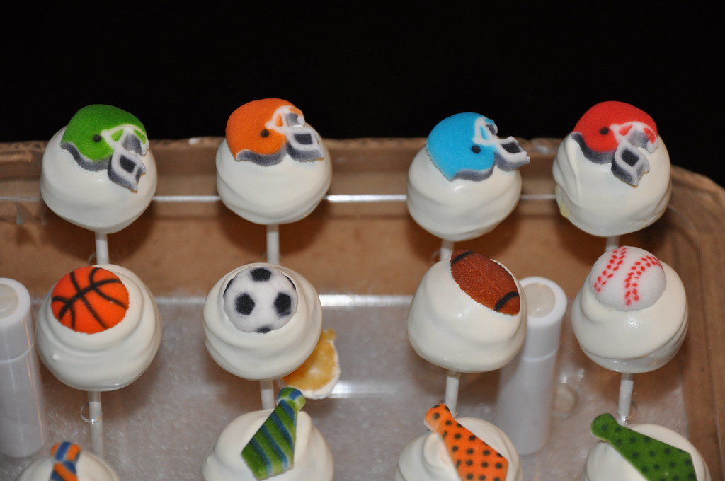 Football Helmet and Sports Ball Cake Pops This is what I d… Flickr