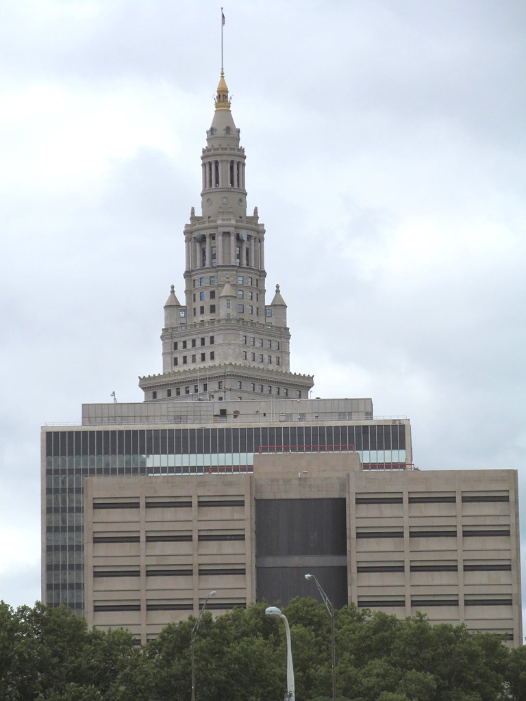 Cleveland, Ohio Part of The Justice Center in front of the… Flickr