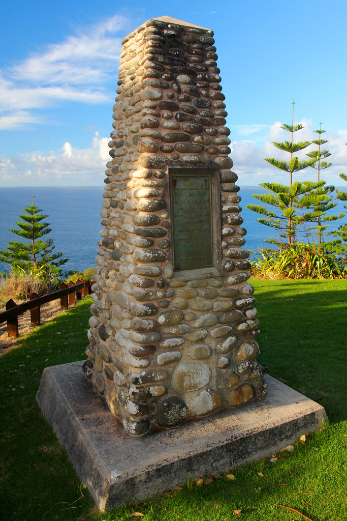 Captain Cook Monument Commemorates James Cook's Landing He… Flickr