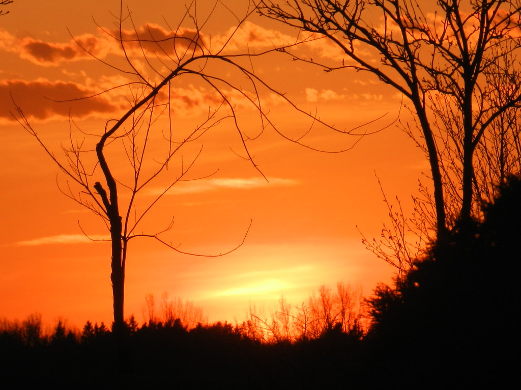 Coucher du soleil en cette belle journée de mai.... Flickr