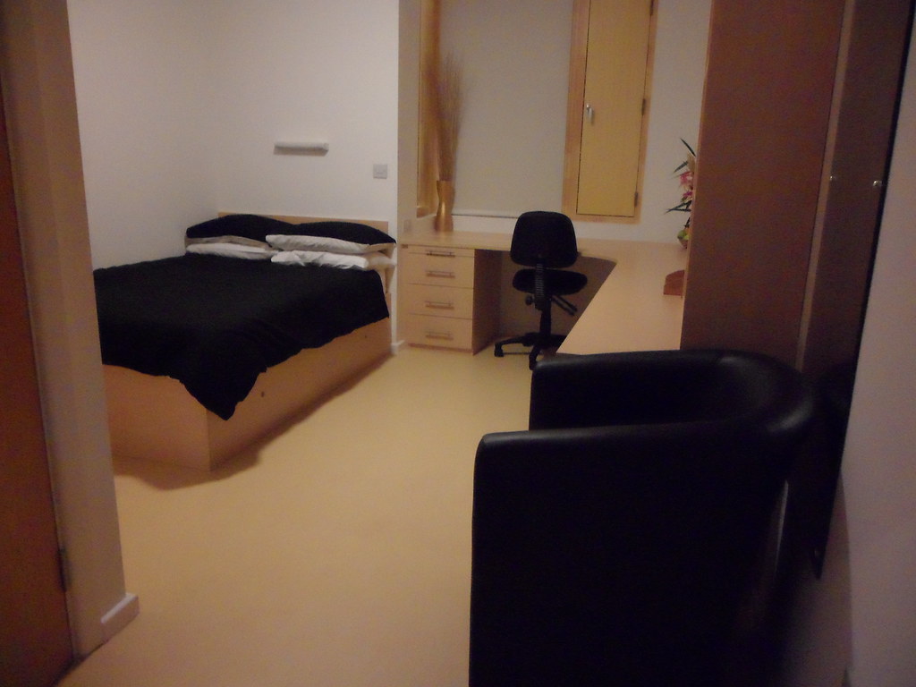 Nixon Court and Freemen's Common Nixon Court Bedroom University of