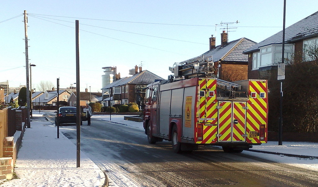 Fire engine Regent farm estate Gosforth Newcastle 3rd Dece… Flickr