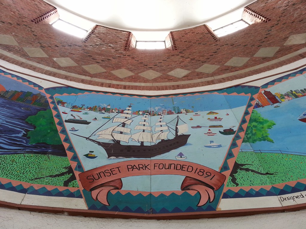 Sunset Park mural at the Sunset Park Recreation Center Matt Green