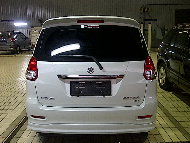 Ertiga GX Modifikasi Mobil Suzuki ERTIGA GX warna Putih