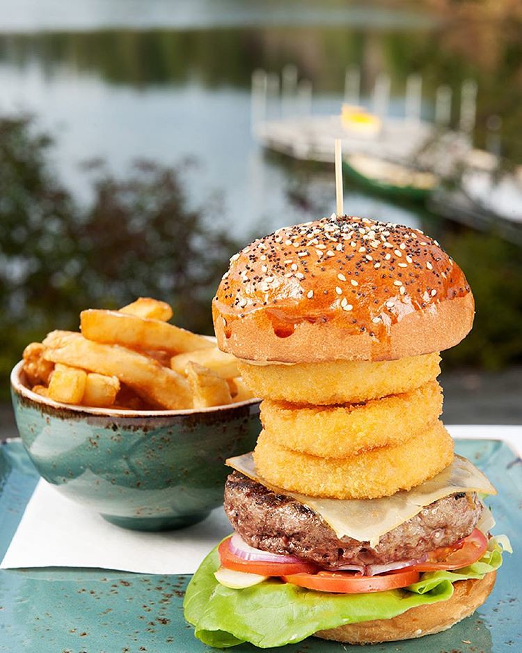 The Pemberton Beef Burger from the nitalakelodge , featur… Flickr