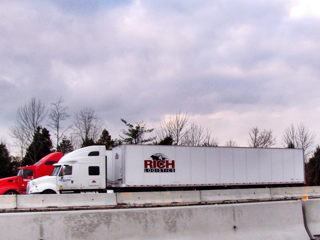 Idealease Prostar with Rich Logistics trailer tnsamiam Flickr