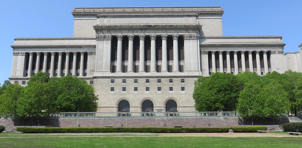 Milwaukee County Courthouse (Milwaukee, Wisconsin) Flickr
