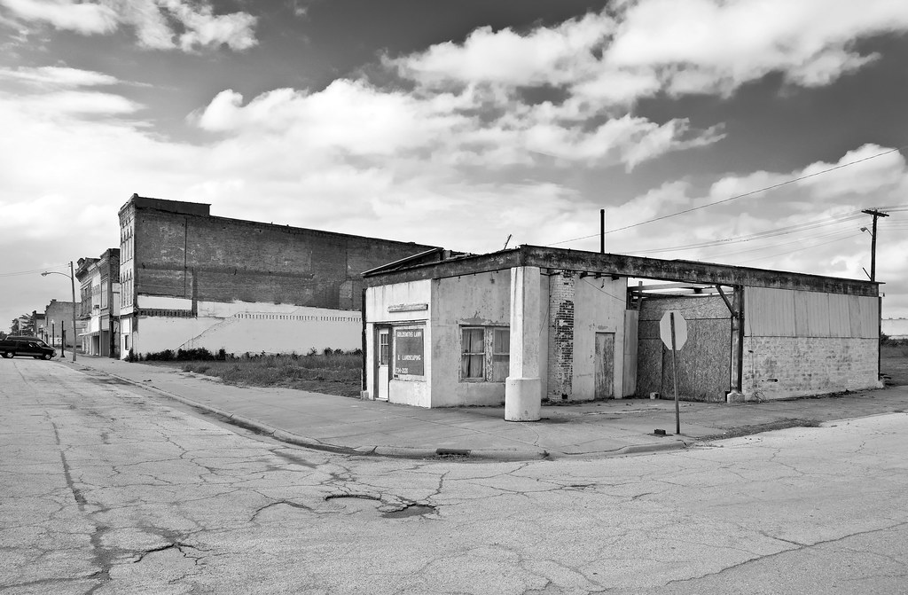 Mainstreet Cairo, Illinois5 Just another look down Comer… Flickr