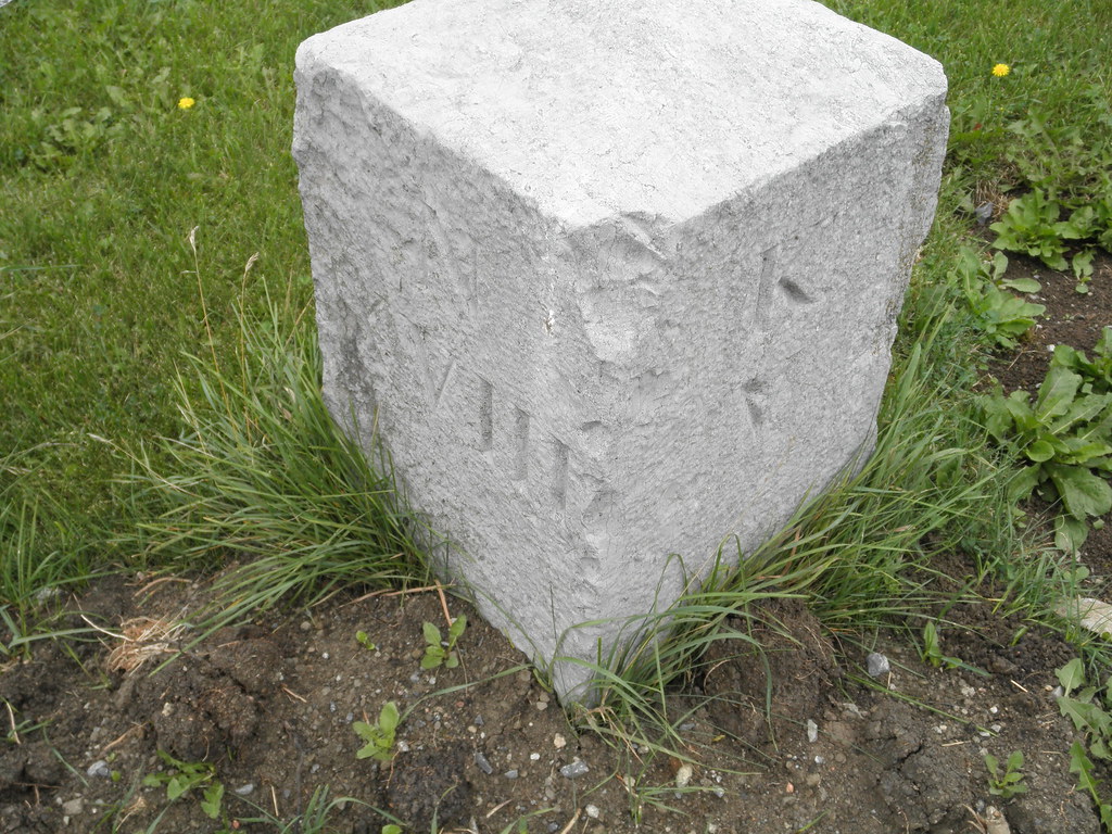 Ontario Highway 2 York Road milestone Napanee 18 Kings… Flickr