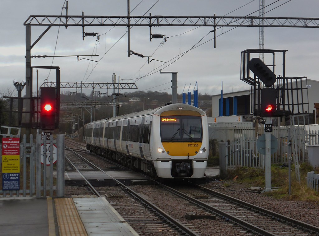 357226 Fenchurch Street to Southend Central 2D08 According… Flickr