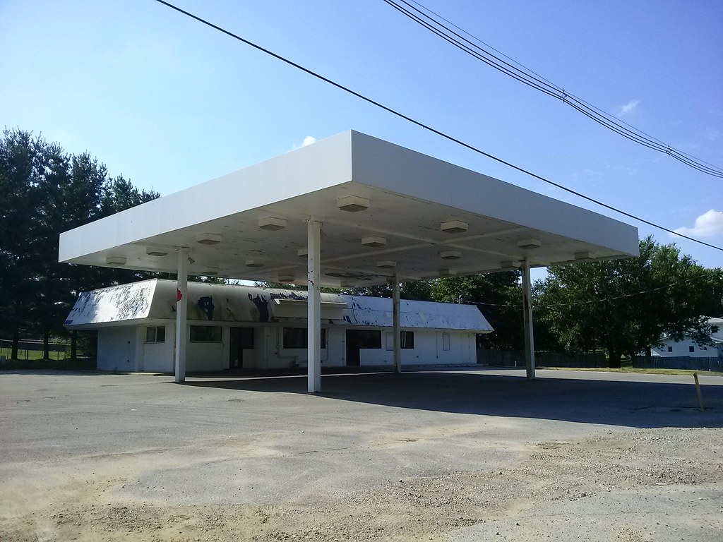 No Gas Former gas station Decatur Illinois. cjbird88 Flickr
