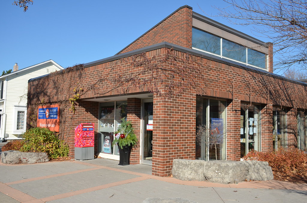 Niagara on the Lake post office The post office in the cha… Flickr