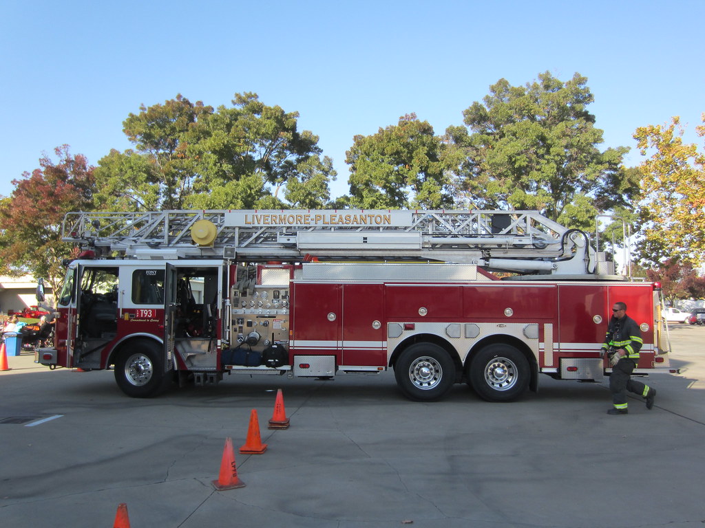 LivermorePleasanton Fire Department Truck 93 (T93) Flickr