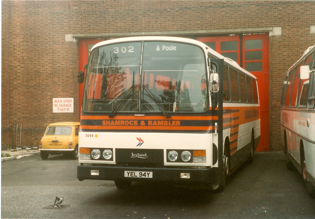 YEL 94 Y Sat at Grosvenor Square in Shamrock livery KK79177 Flickr