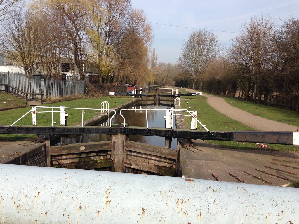 Canal Lock, Nottingham Road, Ilkeston Michael Thomas Flickr