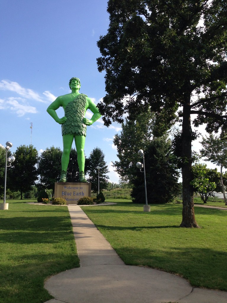 Ho ho ho Green giant! (8000 lbs of him) Robin Zebrowski Flickr