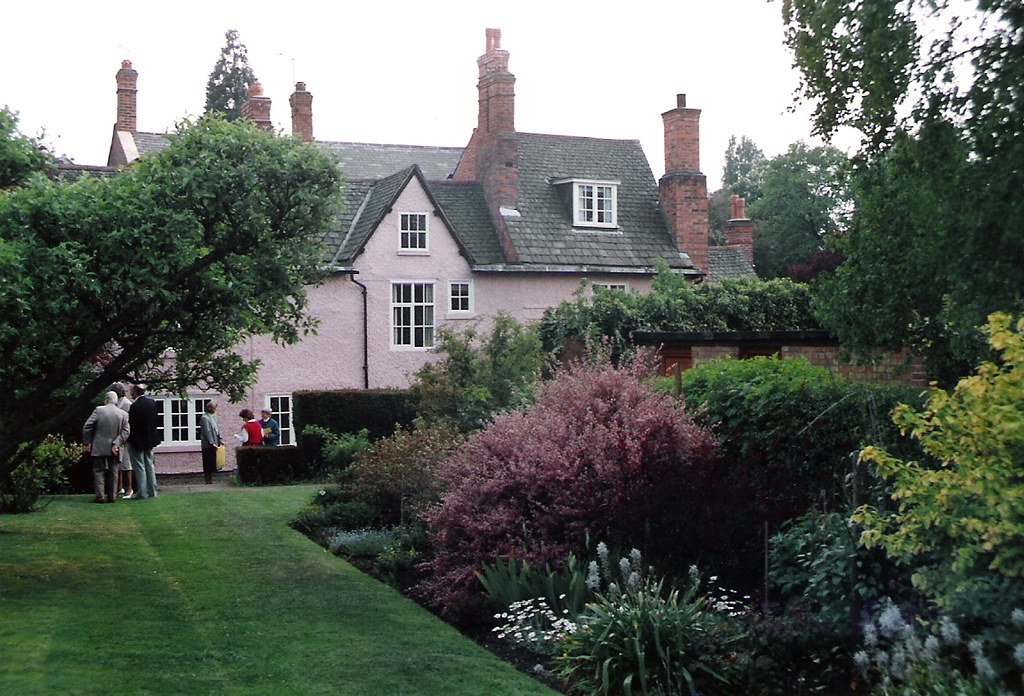 Knighton, Leicestershire. 13th. May 1990 Knighton Hall. An… Flickr