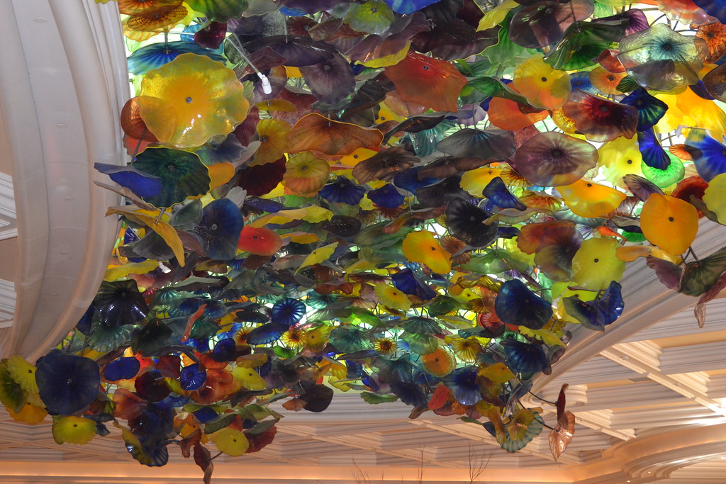 Dale Chihuly light fixture in Bellagio 2 Ellen Flickr