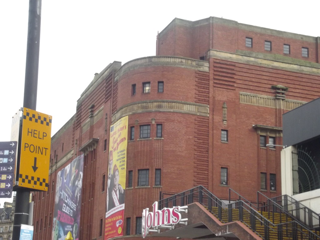 Royal Court Theatre Liverpool A walk in Liverpool City C… Flickr