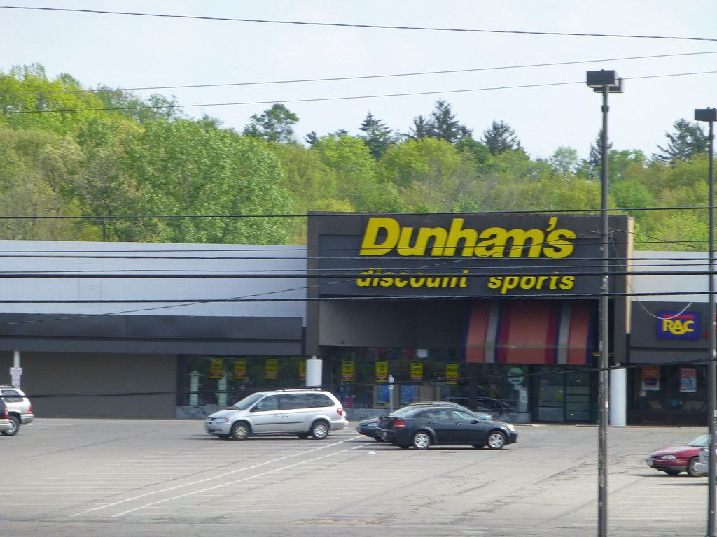 Dunham's Sporting Goods in Mansfield, Ohio I cannot recogn… Flickr