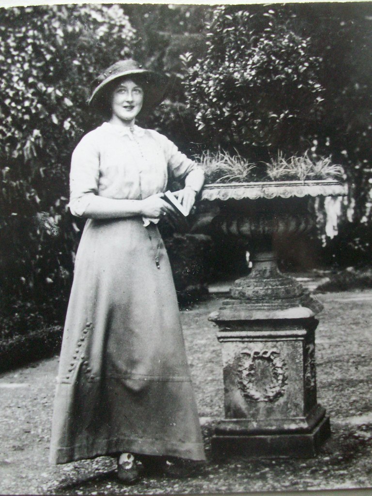 King Sheila (2) Sheila King, later Sheila Falls, mother of… Flickr