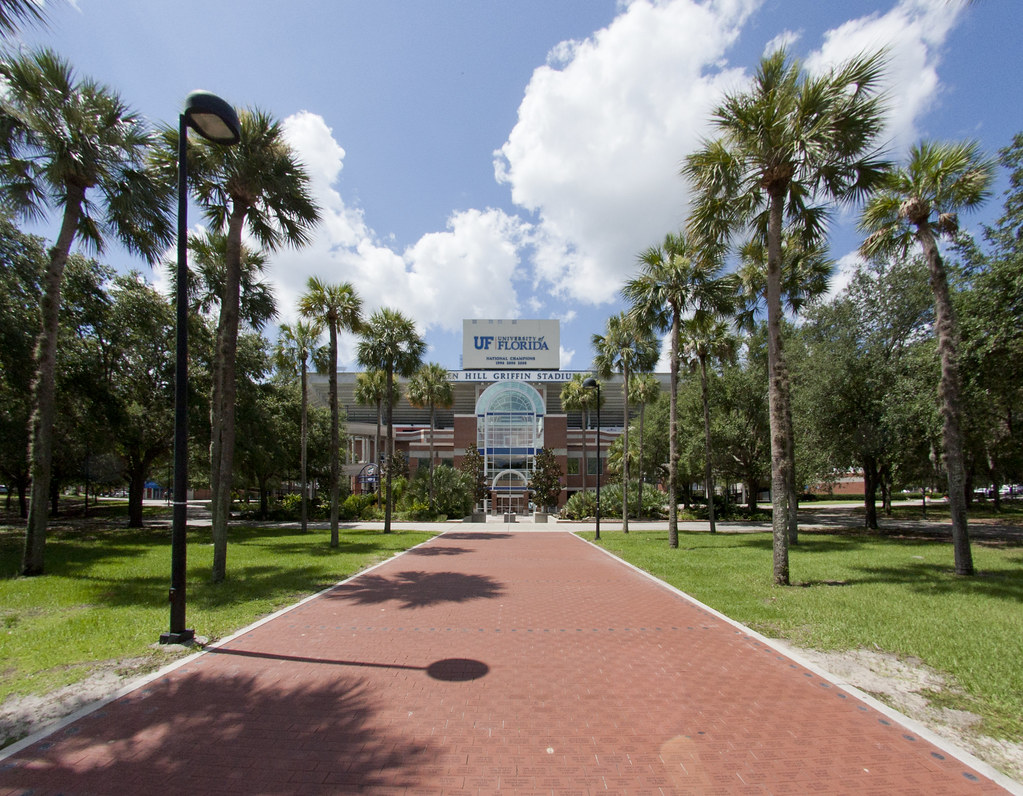 gatorwalkuf Photo of “Gator Walk to Ben Hill Griffin Sta… Flickr
